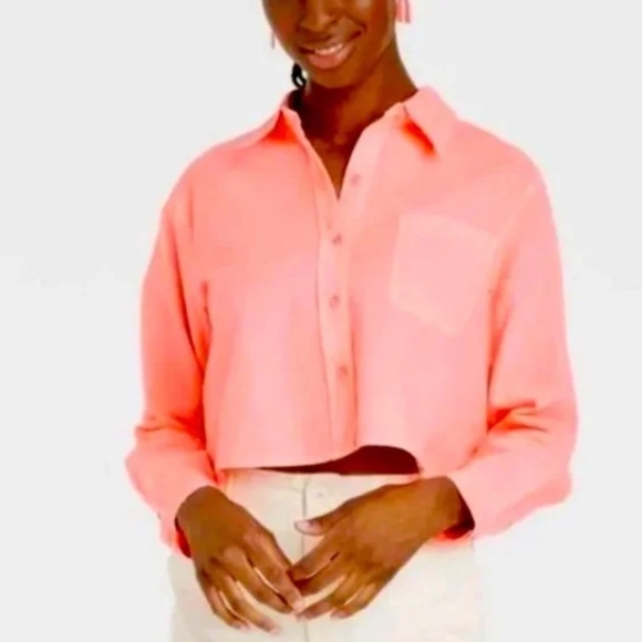 Universal Thread Cropped Button Down - Picture 2 of 6